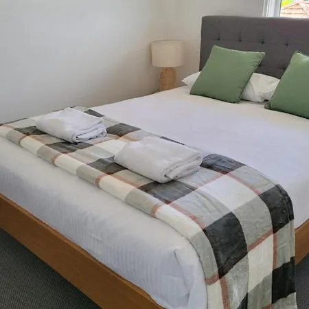 Husky 19 Beautifully Appointed Apartments - Great Location - In The Heart Of Husky Huskisson Exterior photo