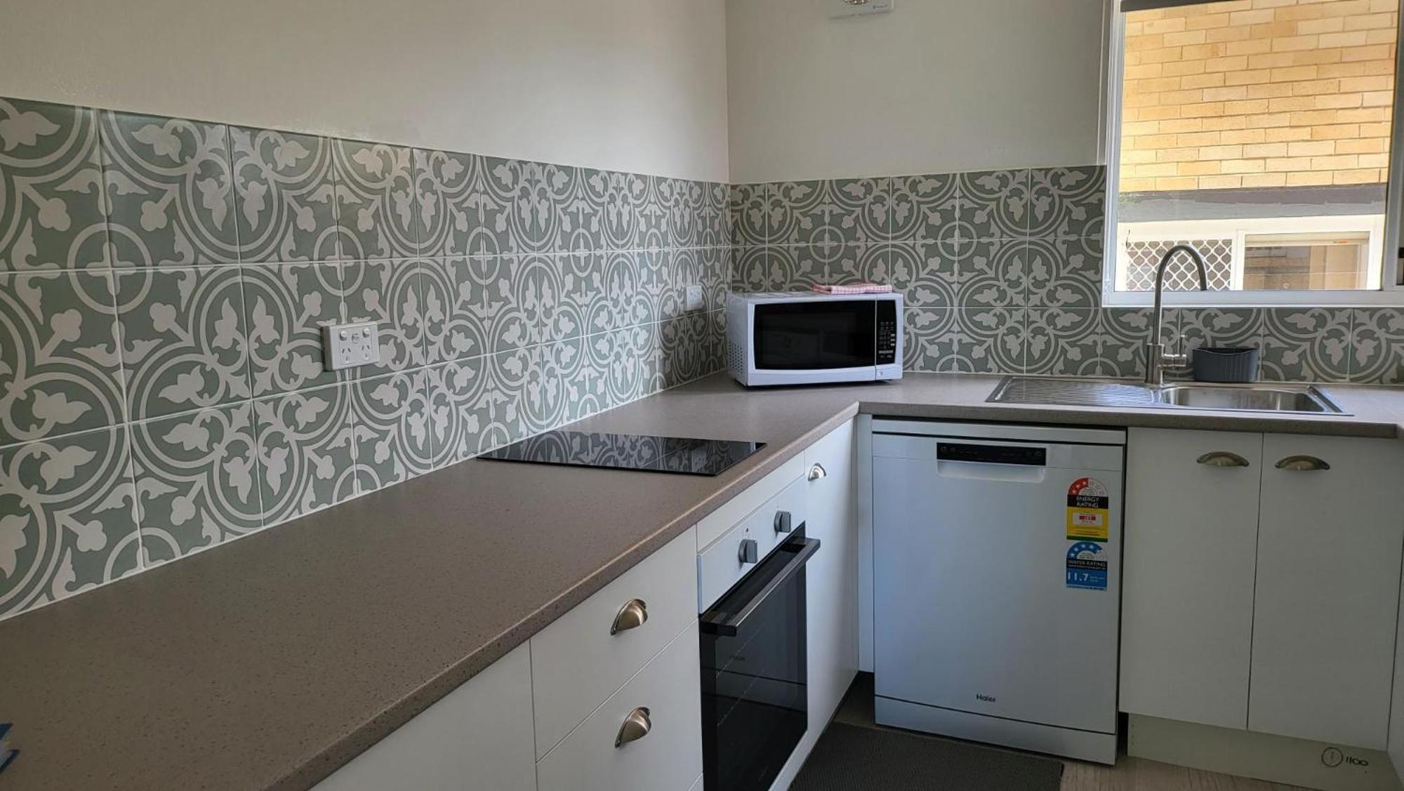 Husky 19 Beautifully Appointed - Great Location - In The Heart Of Husky Apartment