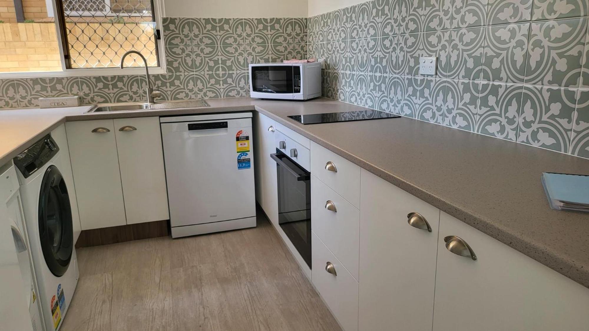Husky 19 Beautifully Appointed - Great Location - In The Heart Of Husky