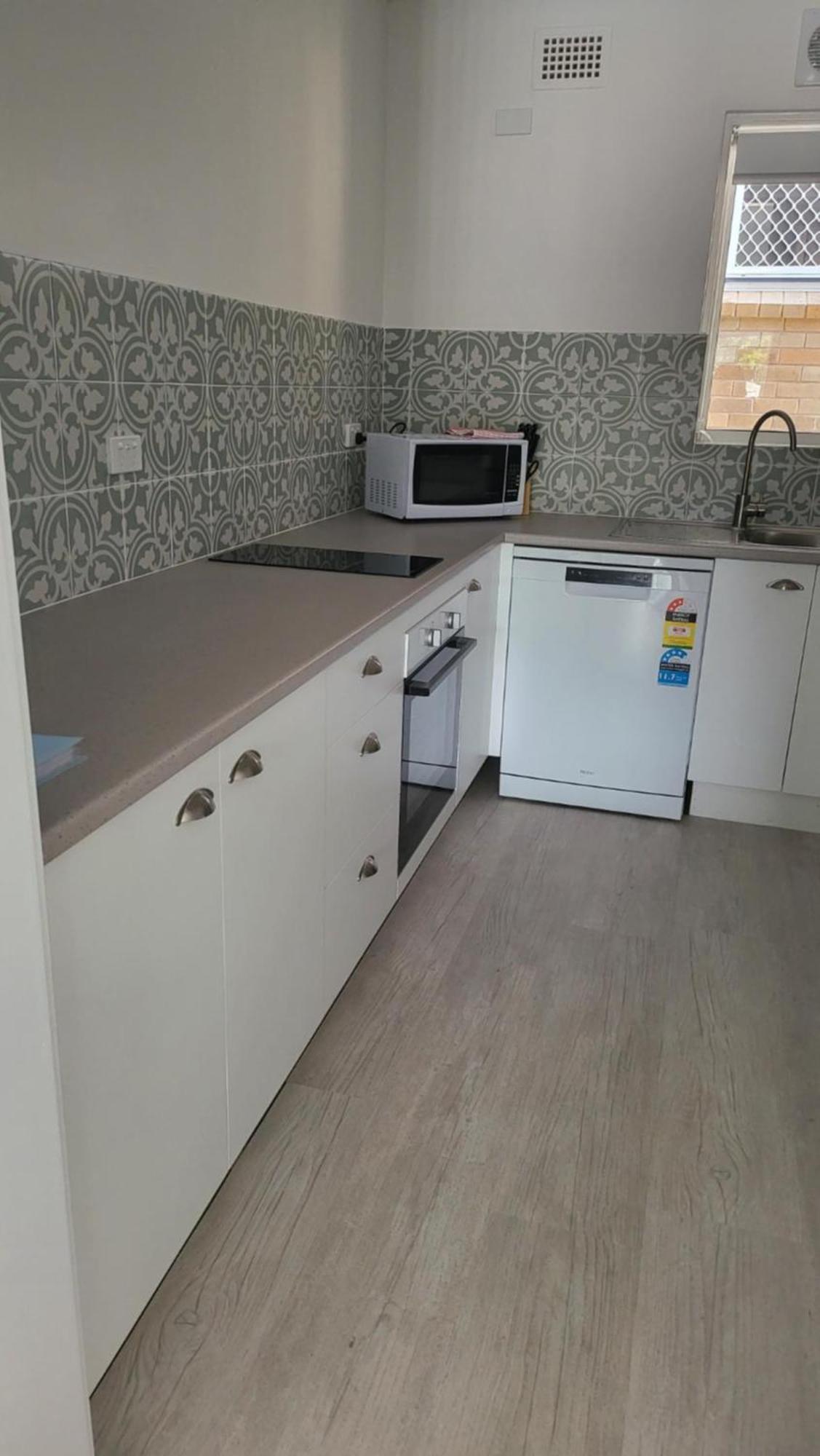 Husky 19 Beautifully Appointed - Great Location - In The Heart Of Husky Apartment *